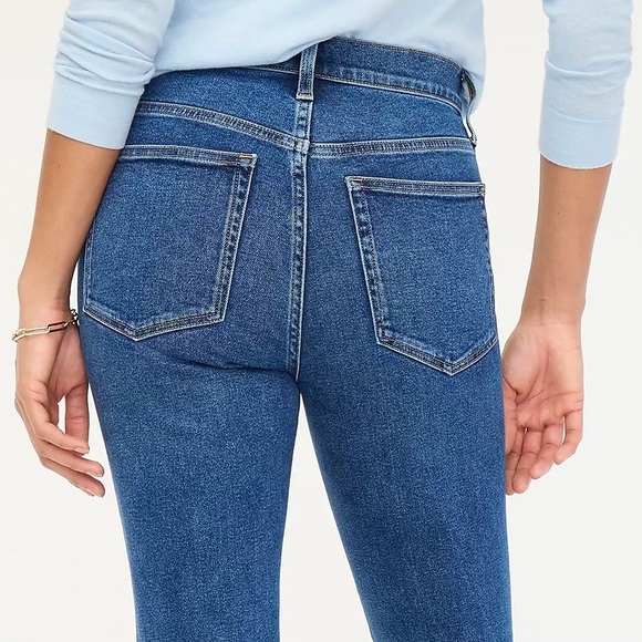 👖 J. Crew, Marina Wash Button-Through Essential Straight All-Day Stretch Jean - Picture 6 of 16